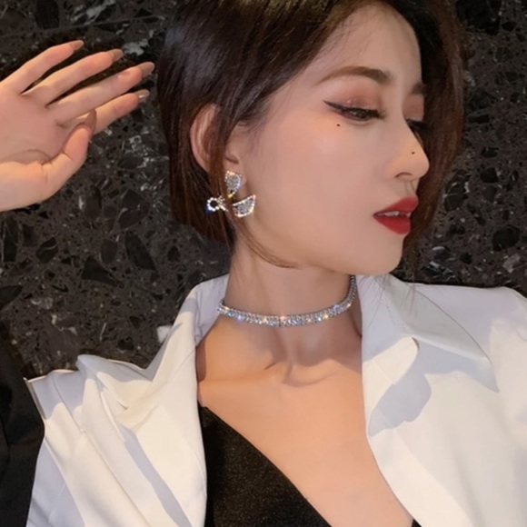 NEW 18K WHITE GOLD DIAMOND BAGUETTE NECKLACE - Picture 4 of 6